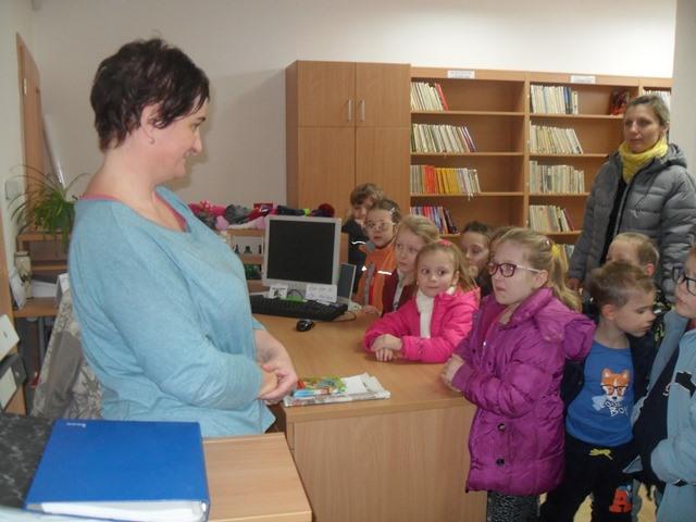 Fotogaléria MŠ v knižnici (8) MŠ v knižnici