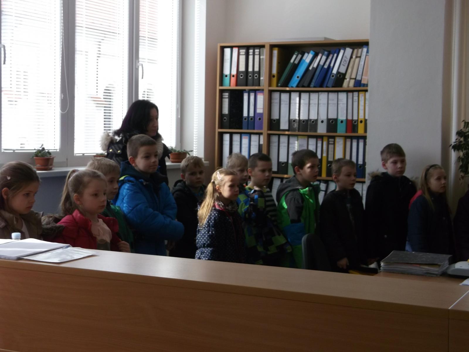 Fotogaléria Exkurzia žiakov 2. ročníka na obecnom úrade - 16.3.2016 (41) Exkurzia žiakov 2. ročníka na obecnom úrade - 16.3.2016