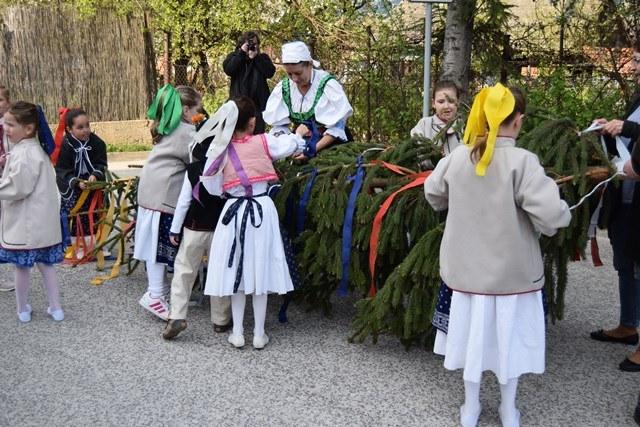 Fotogaléria Tradičné stavanie mája 2017 (80) Tradičné stavanie mája 2017