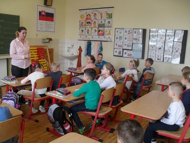 Fotogaléria MŠ - Návšteva u prvákov (11) MŠ - Návšteva u prvákov