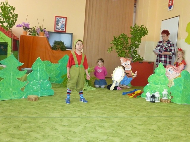 Fotogaléria Deň matiek v MŠ Lazany (24) Deň matiek v MŠ Lazany